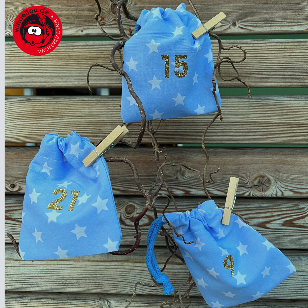 hellblaue Variante des Adventskalender aus Stoff